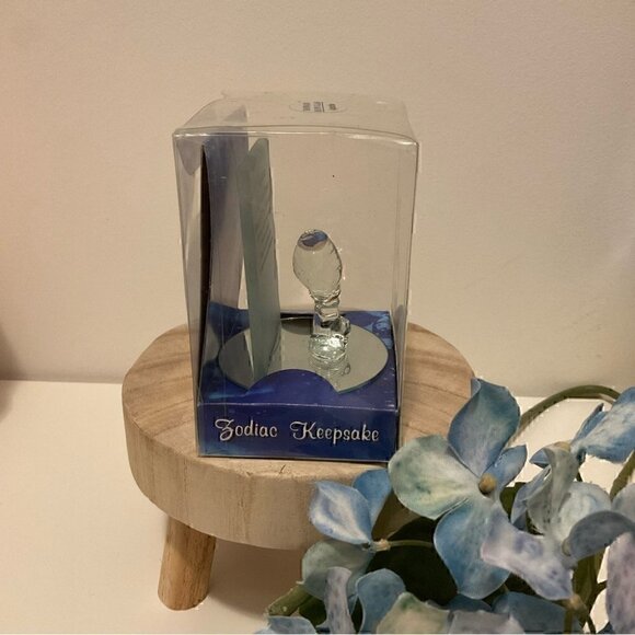 Aquarius Handmade Blown  Glass Keepsake NWT - Picture 3 of 4